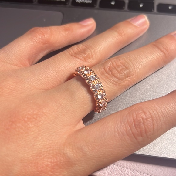 Rose gold ring with cubic zirconia - Picture 3 of 3